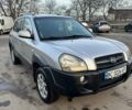 Серый Хендай Туксон, объемом двигателя 1.98 л и пробегом 220 тыс. км за 6800 $, фото 6 на Automoto.ua