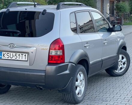 Серый Хендай Туксон, объемом двигателя 2 л и пробегом 192 тыс. км за 3479 $, фото 2 на Automoto.ua