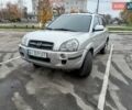 Серый Хендай Туксон, объемом двигателя 1.98 л и пробегом 267 тыс. км за 7200 $, фото 1 на Automoto.ua