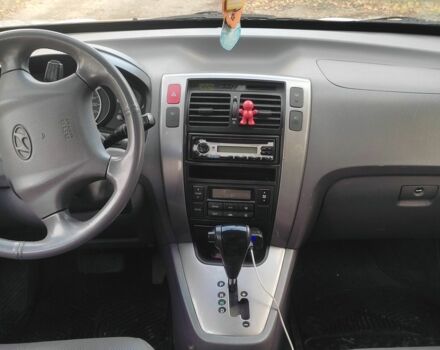 Серый Хендай Туксон, объемом двигателя 2 л и пробегом 264 тыс. км за 4500 $, фото 14 на Automoto.ua