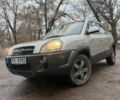 Сірий Хендай Туксон, об'ємом двигуна 2.7 л та пробігом 370 тис. км за 2900 $, фото 1 на Automoto.ua