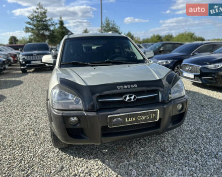 Сірий Хендай Туксон, об'ємом двигуна 1.98 л та пробігом 207 тис. км за 6900 $, фото 3 на Automoto.ua