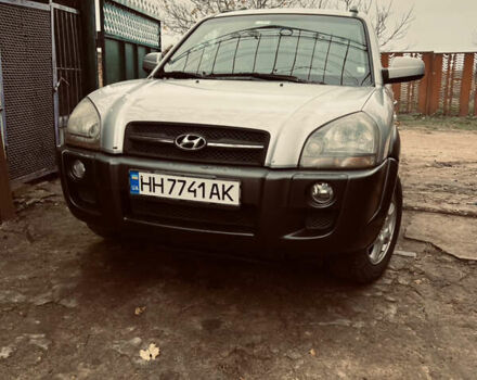 Серый Хендай Туксон, объемом двигателя 1.99 л и пробегом 269 тыс. км за 6999 $, фото 6 на Automoto.ua