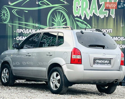 Серый Хендай Туксон, объемом двигателя 2 л и пробегом 182 тыс. км за 7200 $, фото 7 на Automoto.ua