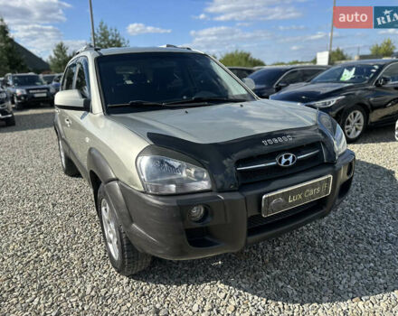 Сірий Хендай Туксон, об'ємом двигуна 1.98 л та пробігом 207 тис. км за 6900 $, фото 2 на Automoto.ua