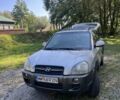 Сірий Хендай Туксон, об'ємом двигуна 2 л та пробігом 366 тис. км за 3650 $, фото 1 на Automoto.ua