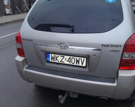 Сірий Хендай Туксон, об'ємом двигуна 2 л та пробігом 310 тис. км за 3884 $, фото 3 на Automoto.ua