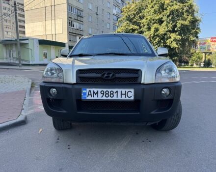Сірий Хендай Туксон, об'ємом двигуна 2 л та пробігом 211 тис. км за 6700 $, фото 6 на Automoto.ua