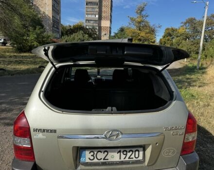 Хендай Туксон 2006 в Краматорске на Automoto.ua Серый Хендай Туксон, объемом двигателя 2 л и пробегом 300 тыс. км за 3500 $, фото 7 на Automoto.ua