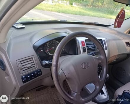 Сірий Хендай Туксон, об'ємом двигуна 2 л та пробігом 270 тис. км за 7000 $, фото 7 на Automoto.ua