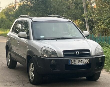 Сірий Хендай Туксон, об'ємом двигуна 2 л та пробігом 262 тис. км за 4400 $, фото 2 на Automoto.ua
