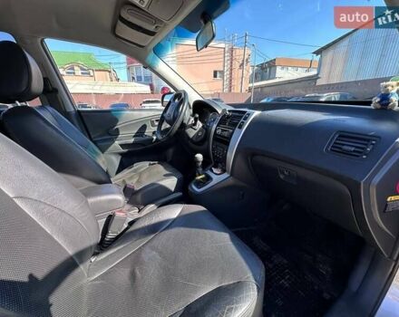 Сірий Хендай Туксон, об'ємом двигуна 1.98 л та пробігом 227 тис. км за 7500 $, фото 14 на Automoto.ua