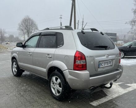 Сірий Хендай Туксон, об'ємом двигуна 2 л та пробігом 241 тис. км за 6700 $, фото 5 на Automoto.ua