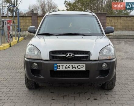 Сірий Хендай Туксон, об'ємом двигуна 2 л та пробігом 251 тис. км за 6999 $, фото 7 на Automoto.ua