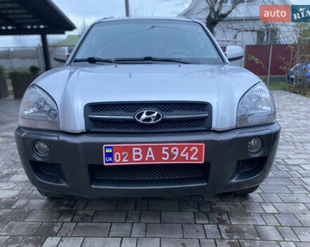 Сірий Хендай Туксон, об'ємом двигуна 2 л та пробігом 105 тис. км за 6990 $, фото 3 на Automoto.ua