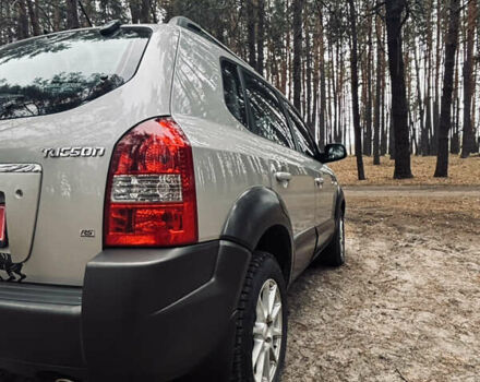 Сірий Хендай Туксон, об'ємом двигуна 1.98 л та пробігом 186 тис. км за 8200 $, фото 8 на Automoto.ua