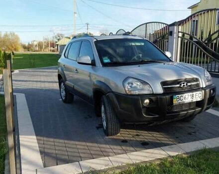 Хендай Туксон 2006 в Бродах на Automoto.ua Серый Хендай Туксон, объемом двигателя 1.98 л и пробегом 215 тыс. км за 6300 $, фото 1 на Automoto.ua