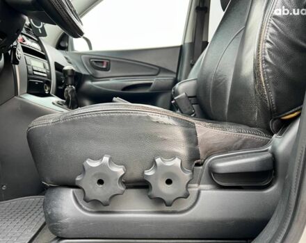 Сірий Хендай Туксон, об'ємом двигуна 2 л та пробігом 263 тис. км за 7440 $, фото 18 на Automoto.ua