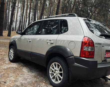 Сірий Хендай Туксон, об'ємом двигуна 1.98 л та пробігом 186 тис. км за 8200 $, фото 22 на Automoto.ua