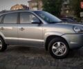 Сірий Хендай Туксон, об'ємом двигуна 2 л та пробігом 207 тис. км за 8700 $, фото 15 на Automoto.ua