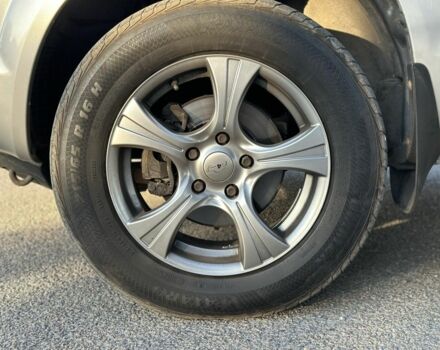 Серый Хендай Туксон, объемом двигателя 2 л и пробегом 188 тыс. км за 8800 $, фото 21 на Automoto.ua