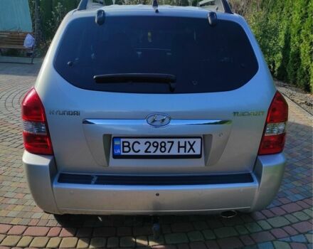 Сірий Хендай Туксон, об'ємом двигуна 2 л та пробігом 159 тис. км за 6700 $, фото 2 на Automoto.ua