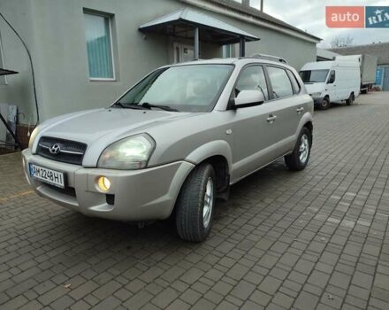 Серый Хендай Туксон, объемом двигателя 1.99 л и пробегом 178 тыс. км за 6700 $, фото 7 на Automoto.ua