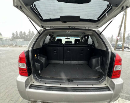 Сірий Хендай Туксон, об'ємом двигуна 1.99 л та пробігом 252 тис. км за 6700 $, фото 32 на Automoto.ua