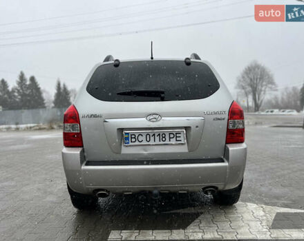 Сірий Хендай Туксон, об'ємом двигуна 1.99 л та пробігом 252 тис. км за 6700 $, фото 27 на Automoto.ua