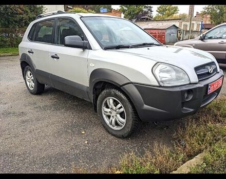 Серый Хендай Туксон, объемом двигателя 2 л и пробегом 167 тыс. км за 7000 $, фото 3 на Automoto.ua