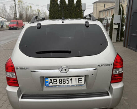 Серый Хендай Туксон, объемом двигателя 1.98 л и пробегом 193 тыс. км за 6500 $, фото 23 на Automoto.ua