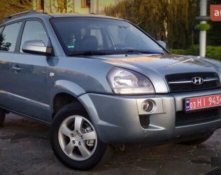 Сірий Хендай Туксон, об'ємом двигуна 2 л та пробігом 207 тис. км за 8700 $, фото 52 на Automoto.ua