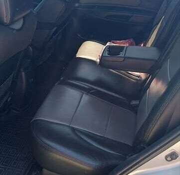 Серый Хендай Туксон, объемом двигателя 2 л и пробегом 258 тыс. км за 7500 $, фото 5 на Automoto.ua