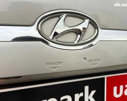 Сірий Хендай Туксон, об'ємом двигуна 2 л та пробігом 263 тис. км за 7440 $, фото 34 на Automoto.ua