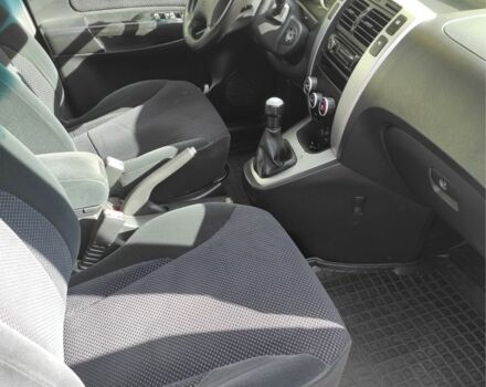 Сірий Хендай Туксон, об'ємом двигуна 2 л та пробігом 159 тис. км за 6700 $, фото 6 на Automoto.ua