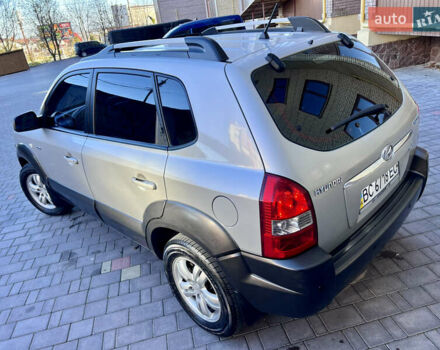 Сірий Хендай Туксон, об'ємом двигуна 2 л та пробігом 215 тис. км за 7350 $, фото 10 на Automoto.ua