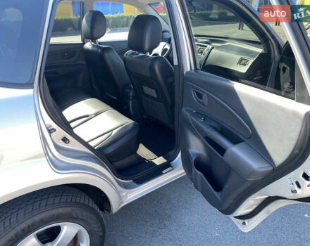 Серый Хендай Туксон, объемом двигателя 2 л и пробегом 140 тыс. км за 8100 $, фото 8 на Automoto.ua