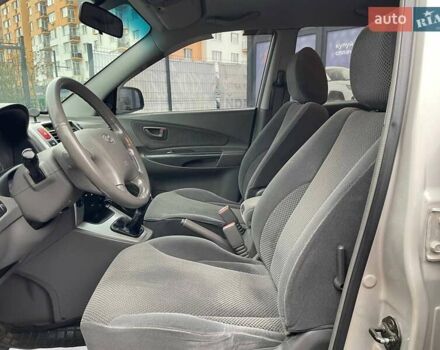 Серый Хендай Туксон, объемом двигателя 2 л и пробегом 108 тыс. км за 9200 $, фото 13 на Automoto.ua