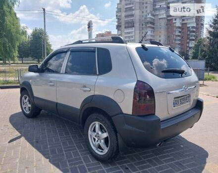 Хендай Туксон 2006 в Харькове на Automoto.ua Серый Хендай Туксон, объемом двигателя 2.7 л и пробегом 230 тыс. км за 7000 $, фото 3 на Automoto.ua