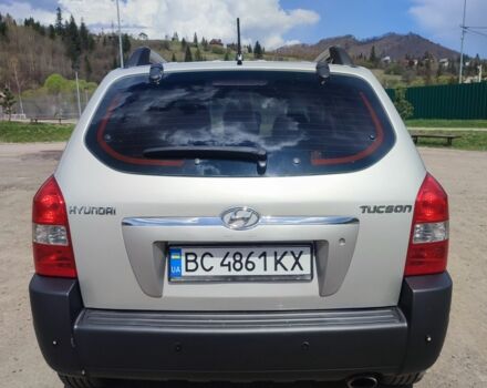 Сірий Хендай Туксон, об'ємом двигуна 2 л та пробігом 248 тис. км за 7199 $, фото 3 на Automoto.ua