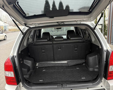 Серый Хендай Туксон, объемом двигателя 1.98 л и пробегом 193 тыс. км за 6500 $, фото 19 на Automoto.ua