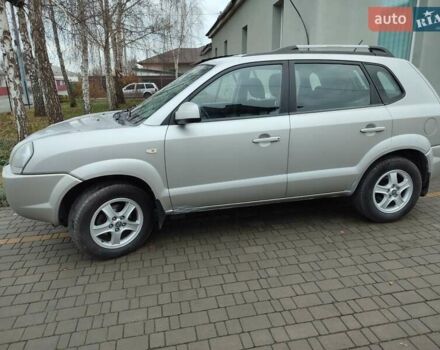 Серый Хендай Туксон, объемом двигателя 1.99 л и пробегом 178 тыс. км за 6700 $, фото 13 на Automoto.ua