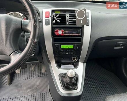 Серый Хендай Туксон, объемом двигателя 2 л и пробегом 263 тыс. км за 7440 $, фото 24 на Automoto.ua