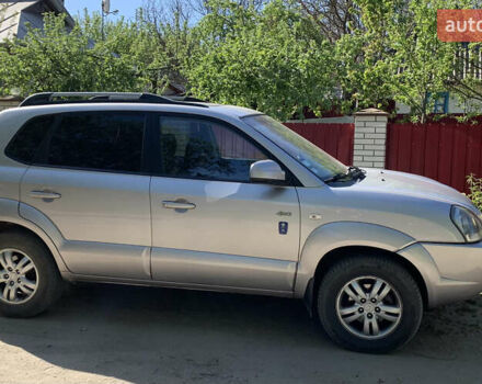Хендай Туксон 2006 в Гайсине на Automoto.ua Серый Хендай Туксон, объемом двигателя 2 л и пробегом 195 тыс. км за 9200 $, фото 1 на Automoto.ua