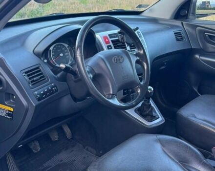Хендай Туксон 2006 у Фастове на Automoto.ua Сірий Хендай Туксон, об'ємом двигуна 1.9 л та пробігом 311 тис. км за 2000 $, фото 4 на Automoto.ua