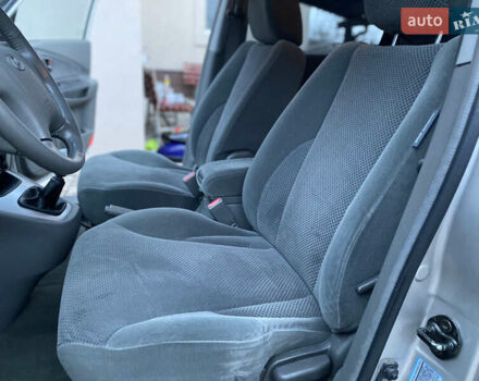 Сірий Хендай Туксон, об'ємом двигуна 2 л та пробігом 105 тис. км за 6990 $, фото 16 на Automoto.ua