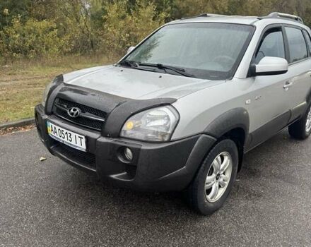 Сірий Хендай Туксон, об'ємом двигуна 1.98 л та пробігом 255 тис. км за 7000 $, фото 10 на Automoto.ua