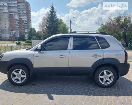 Хендай Туксон 2006 в Харькове на Automoto.ua Серый Хендай Туксон, объемом двигателя 2.7 л и пробегом 230 тыс. км за 7000 $, фото 2 на Automoto.ua