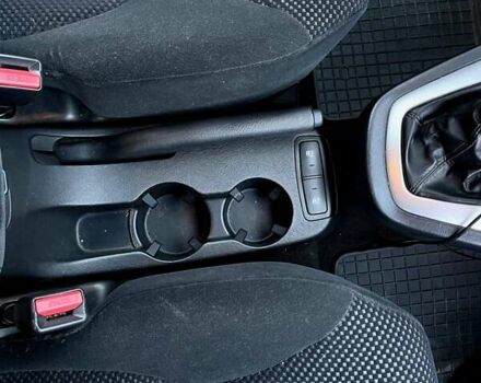 Серый Хендай Туксон, объемом двигателя 1.99 л и пробегом 156 тыс. км за 8200 $, фото 6 на Automoto.ua