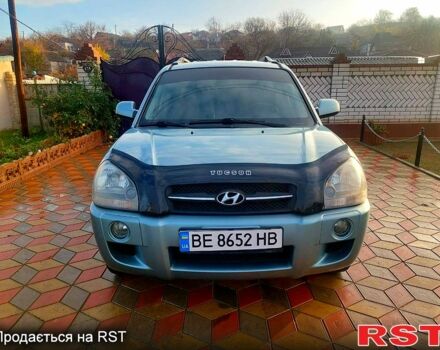 Серый Хендай Туксон, объемом двигателя 2 л и пробегом 175 тыс. км за 6250 $, фото 1 на Automoto.ua